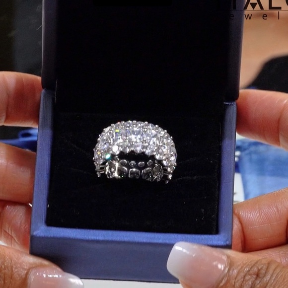 Elegant Silver Diamond Ring - Picture 1 of 5